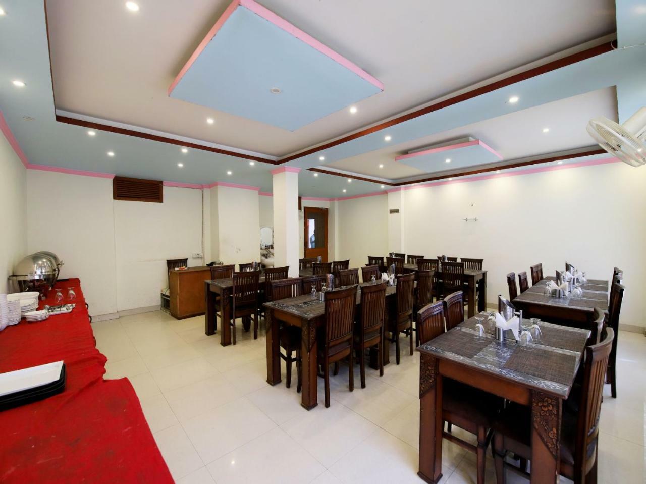 Отель Oyo 3146 Six Season Regency Jagatsukh Экстерьер фото
